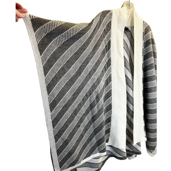 V.Fraas Stripe Open Front Sweater Scarf Wrap Grey White One Size Knit Cozy - Picture 2 of 9